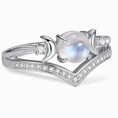 💍Vintage Gothic Crescent Moon Moonstone Ring with Platinum Plated V Shaped Prong Setting